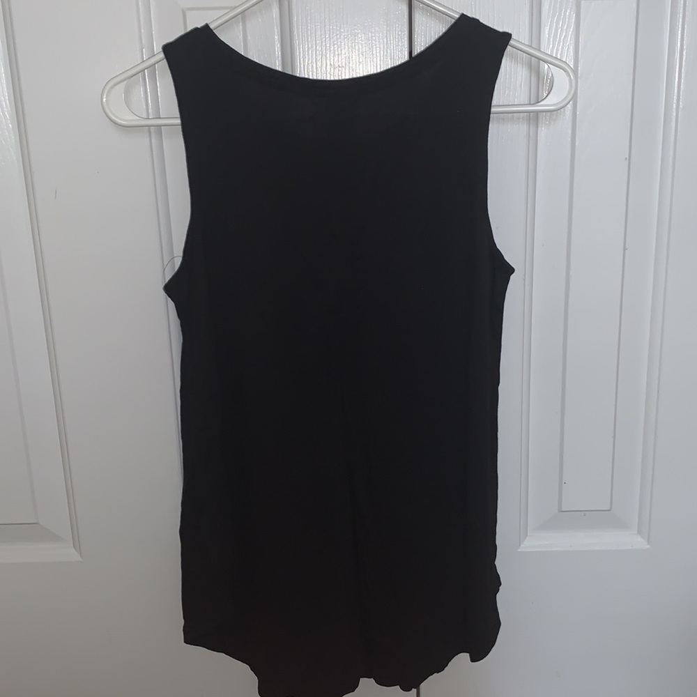 *NWT* Old Navy graphic tank top - Picture 3 of 4